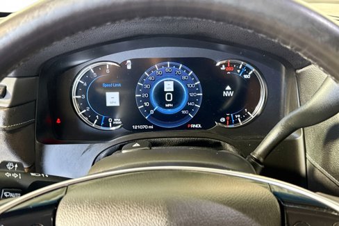 Used 2018 Cadillac Escalade ESV Premium Luxury image 12