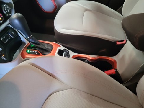 Used 2015 Jeep Renegade Latitude image 26