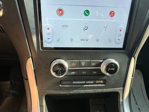 Used 2024 Ford Edge SEL image 9