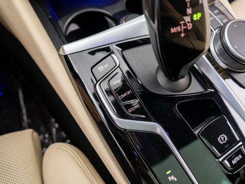 Certified 2022 BMW 530i xDrive w/ Premium Package image 30
