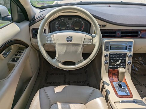 Used 2008 Volvo V70 image 16