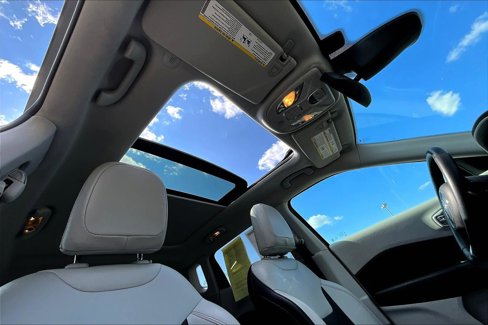 Used 2021 Jeep Compass Limited w/ Sun and Sound Group image 18