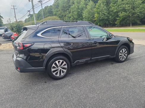 Used 2023 Subaru Outback Premium image 8