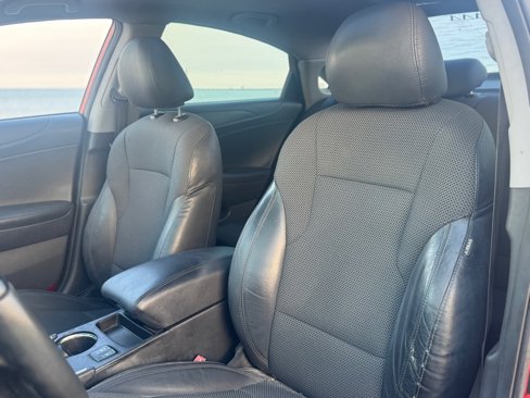 Used 2013 Hyundai Sonata SE w/ Navigation & Sunroof Pkg image 12