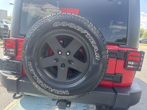 Used 2010 Jeep Wrangler Unlimited Sport image 14
