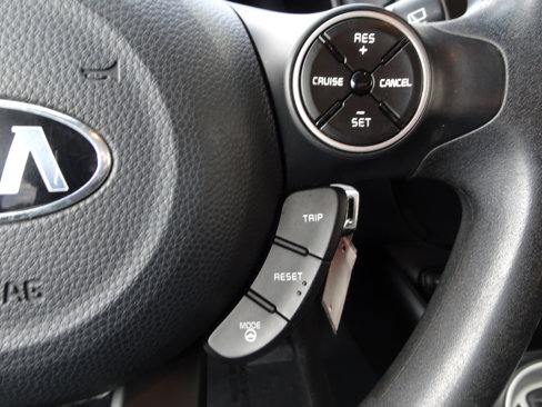 Used 2016 Kia Soul + image 19