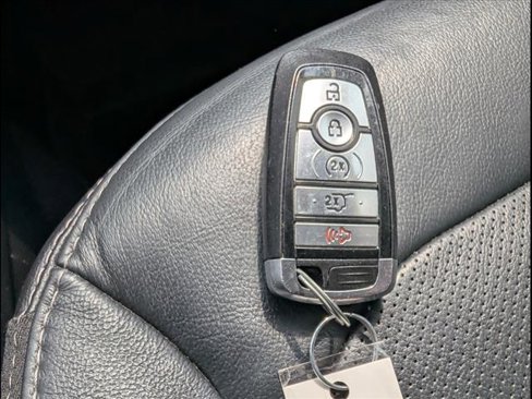 Used 2019 Ford Explorer Limited w/ Ford Safe & Smart Package image 17