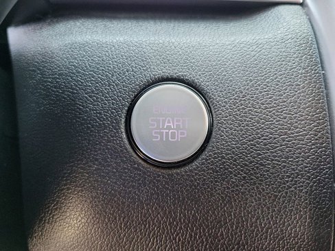 Used 2022 Kia Sorento S image 12