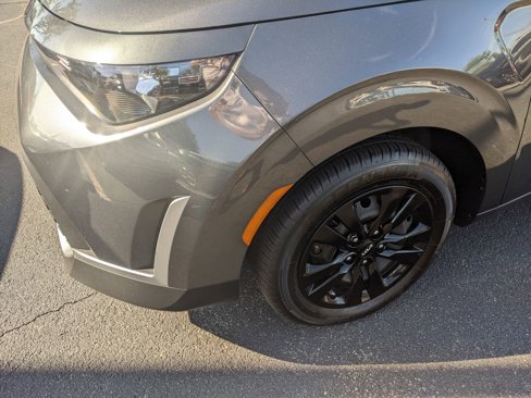 Used 2023 Kia Soul LX image 11