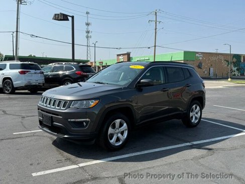 Used 2017 Jeep Compass Latitude w/ Cold Weather Group image 7