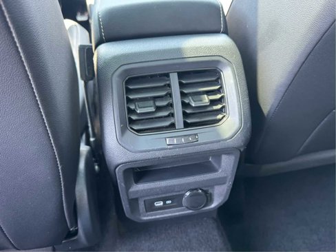 Certified 2022 Volkswagen Tiguan SE R-Line image 33
