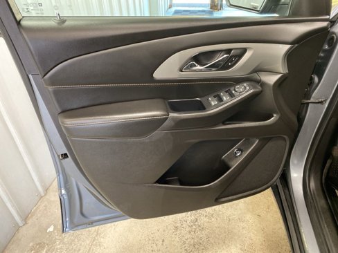 Used 2021 Chevrolet Traverse LT image 31
