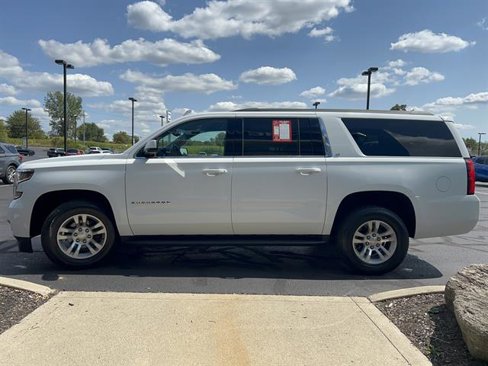 Used 2018 Chevrolet Suburban LT image 4