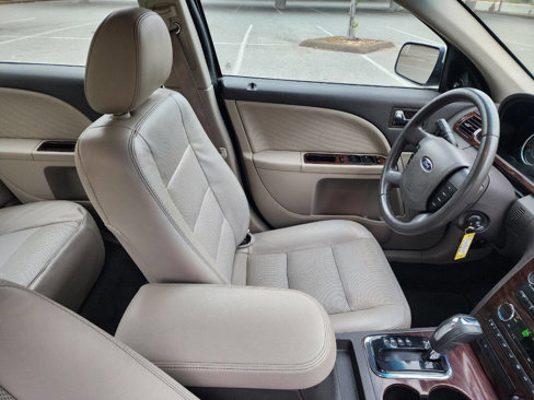 Used 2008 Ford Taurus SEL image 16