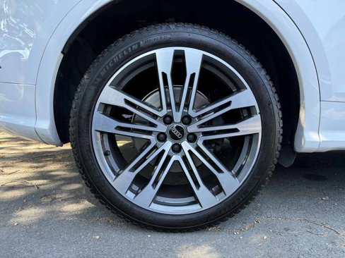 Used 2018 Audi SQ5 Premium Plus w/ Navigation Package image 31