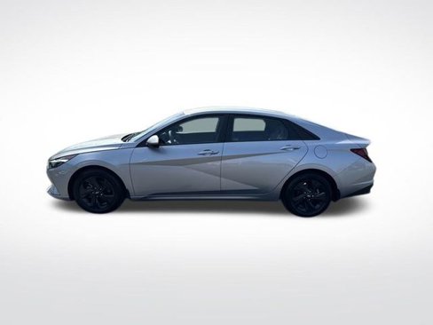 Used 2023 Hyundai Elantra SEL image 2