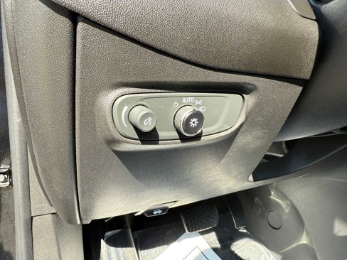Used 2023 Chevrolet Equinox LT image 15