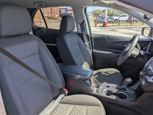 Used 2021 Chevrolet Equinox LT image 24