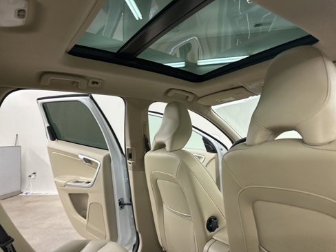 Used 2015 Volvo XC60 T6 Platinum image 20