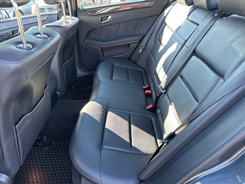 Used 2013 Mercedes-Benz E 350 4MATIC Sedan image 11