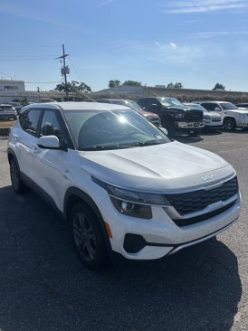 Certified 2022 Kia Seltos LX image 3