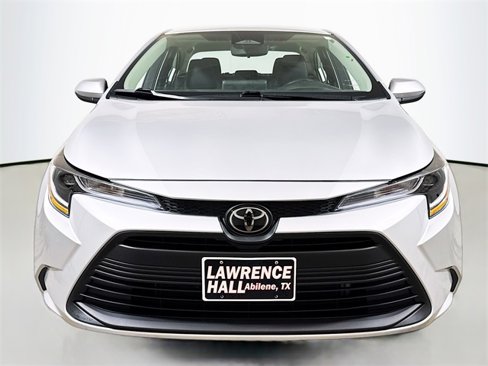Used 2024 Toyota Corolla LE image 2