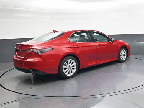 Used 2024 Toyota Camry LE image 4