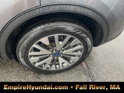 Used 2022 Ford Escape Titanium image 14
