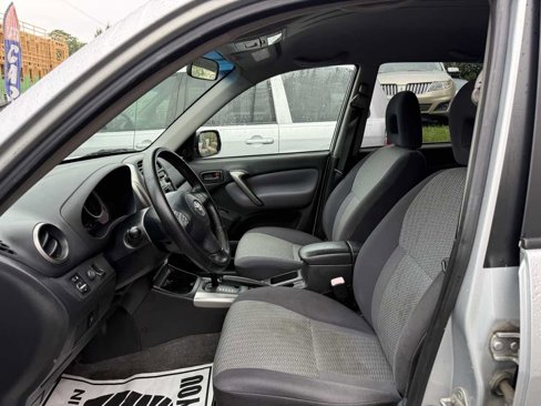 Used 2005 Toyota RAV4 4WD image 9
