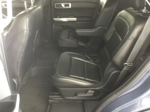 Used 2021 Ford Explorer XLT w/ Equipment Group 202A image 14