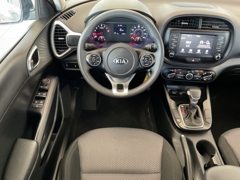 Used 2021 Kia Soul LX image 12