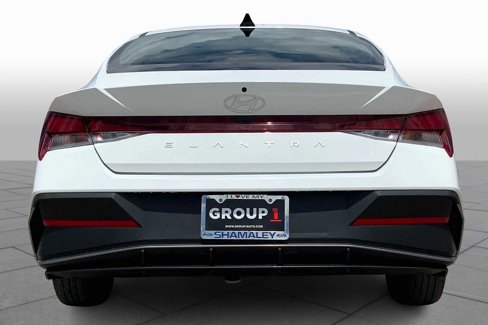 Used 2024 Hyundai Elantra SEL image 4