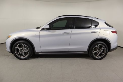 Used 2022 Alfa Romeo Stelvio Ti image 9
