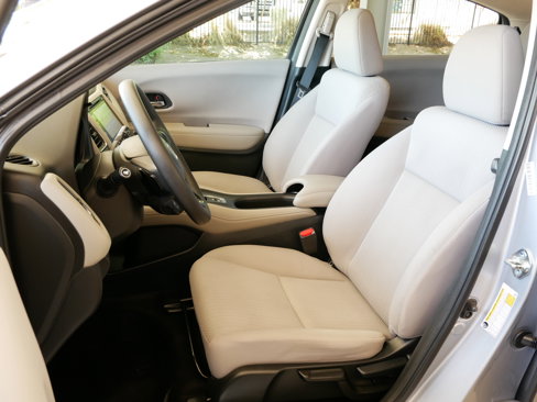 Used 2018 Honda HR-V EX image 2