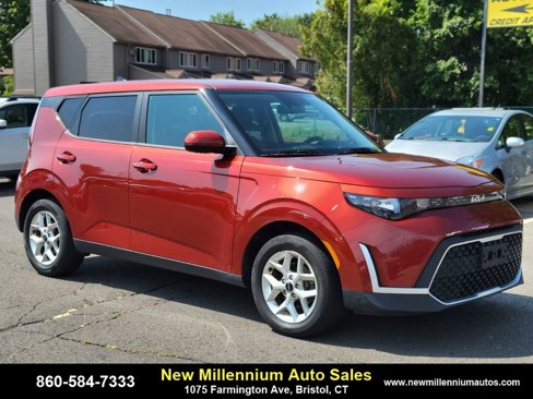 Used 2023 Kia Soul LX w/ LX Technology Package image 7