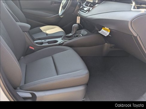 Certified 2025 Toyota Corolla LE image 28