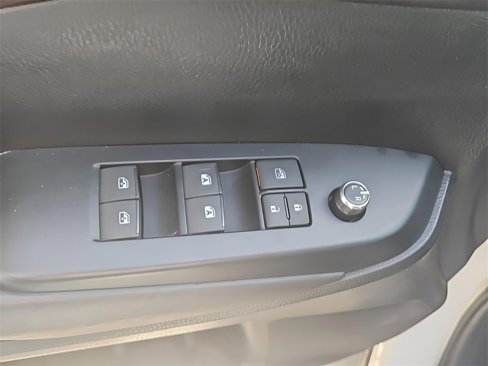 Used 2017 Toyota Highlander Plus image 18
