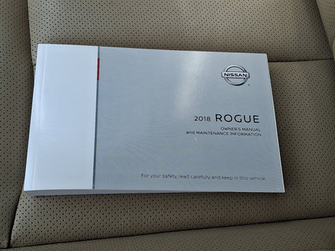 Used 2018 Nissan Rogue SL w/ Premium Package image 28
