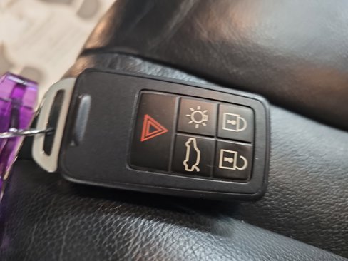 Used 2018 Volvo S60 T5 Inscription image 36