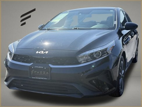 Used 2023 Kia Forte LXS image 1