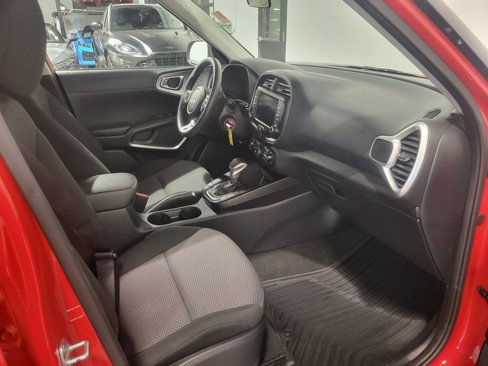 Used 2022 Kia Soul LX image 24