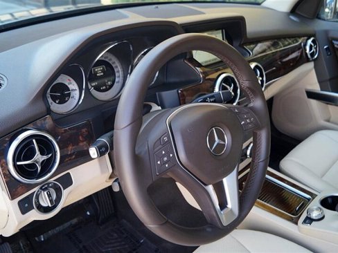 Used 2015 Mercedes-Benz GLK 350 4MATIC image 17