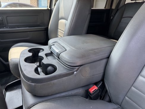 Used 2020 RAM 1500 Tradesman w/ Chrome Appearance Group image 32