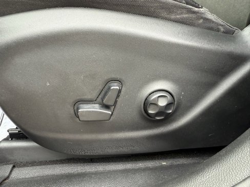 Used 2019 Jeep Cherokee Latitude Plus image 21