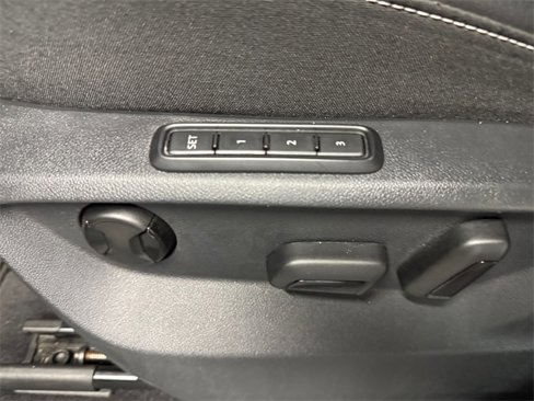 Used 2020 Volkswagen Atlas Cross Sport SEL image 23