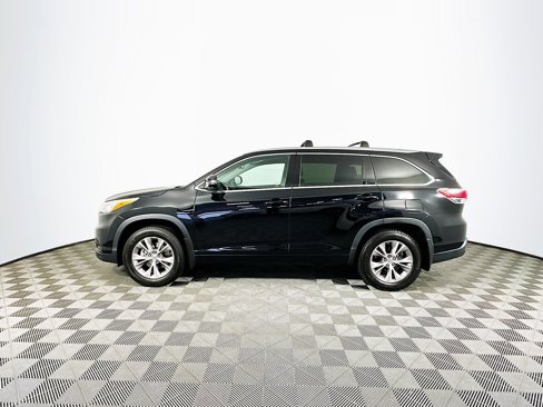 Used 2015 Toyota Highlander XLE image 4