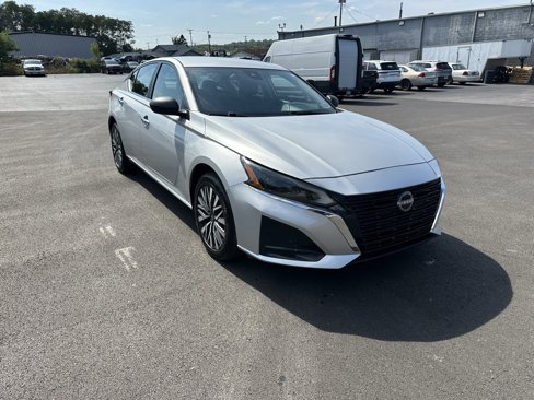 Used 2024 Nissan Altima 2.5 SV image 3