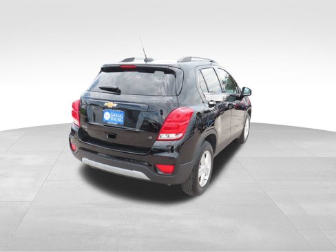 Used 2020 Chevrolet Trax LT w/ LT Convenience Package image 4