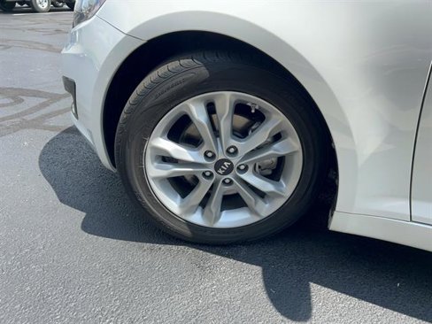 Used 2011 Kia Optima EX image 10