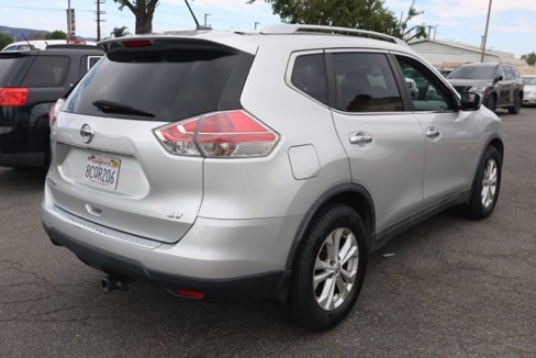 Used 2015 Nissan Rogue SV w/ SV Moonroof Package image 4